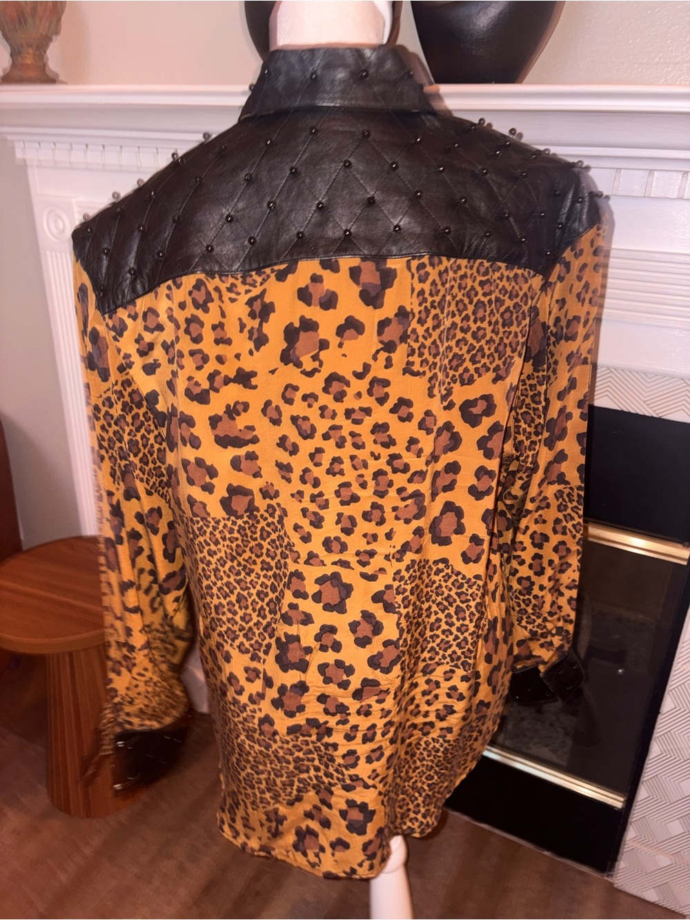 Cache Leopard Print Button-Up Blouse with leather - Picture 2 of 4